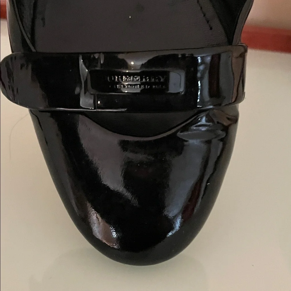 Burberry Glossy Black Women's Flats - Picture 4 of 7